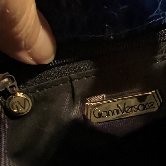 Gianni Versace Elegant Blue Croc-Embossed Bucket Bag - Picture 5 of 8